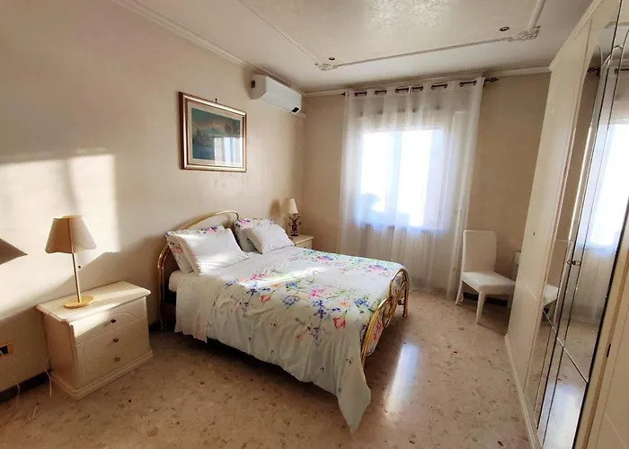 Konukevi Metro C And Tor Vergata